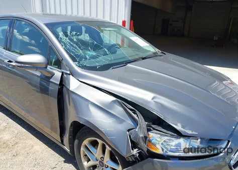 2013 Ford Fusion Se z USA, uszkodzony, nr VIN 3FA6P0H74DR131614